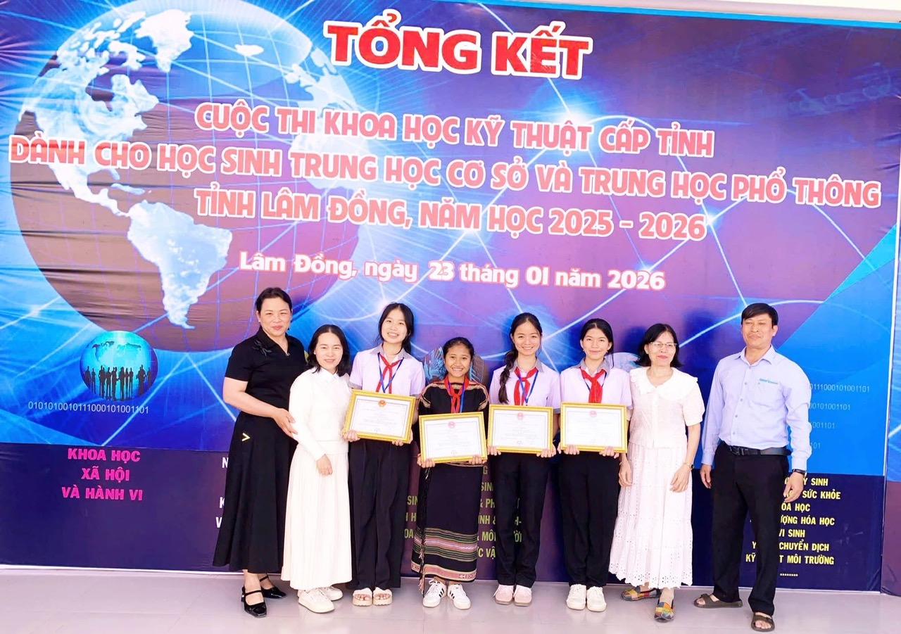 z7469815168645_7dda1126861bea27ede9544fb63967cc